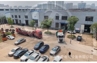 贵州一批5吨湘潭蓄电池电机车由专车发往矿山