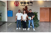 内蒙古海外客户来厂采购远程遥控型5吨湘潭锂电池电机车