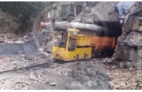 内蒙古2.5吨防爆湘潭电机车海外煤矿运行视频